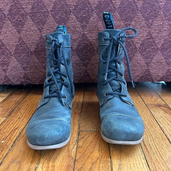 Fluevog Radio BBC Classic Lace-Up Boots, Women’s Size 7 - Picture 2 of 9